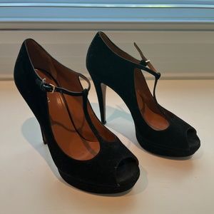 BLACK SUEDE GUCCI PEEP TOE T-STRAP STILLETOS
